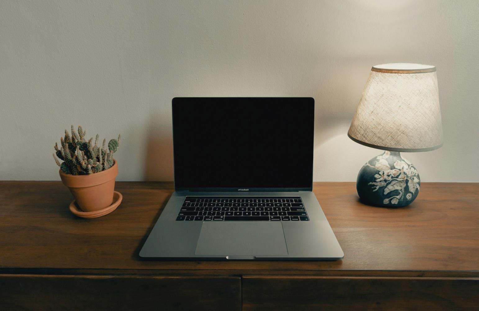 Strona główna aplikacji z karuzelą dostępnych gier