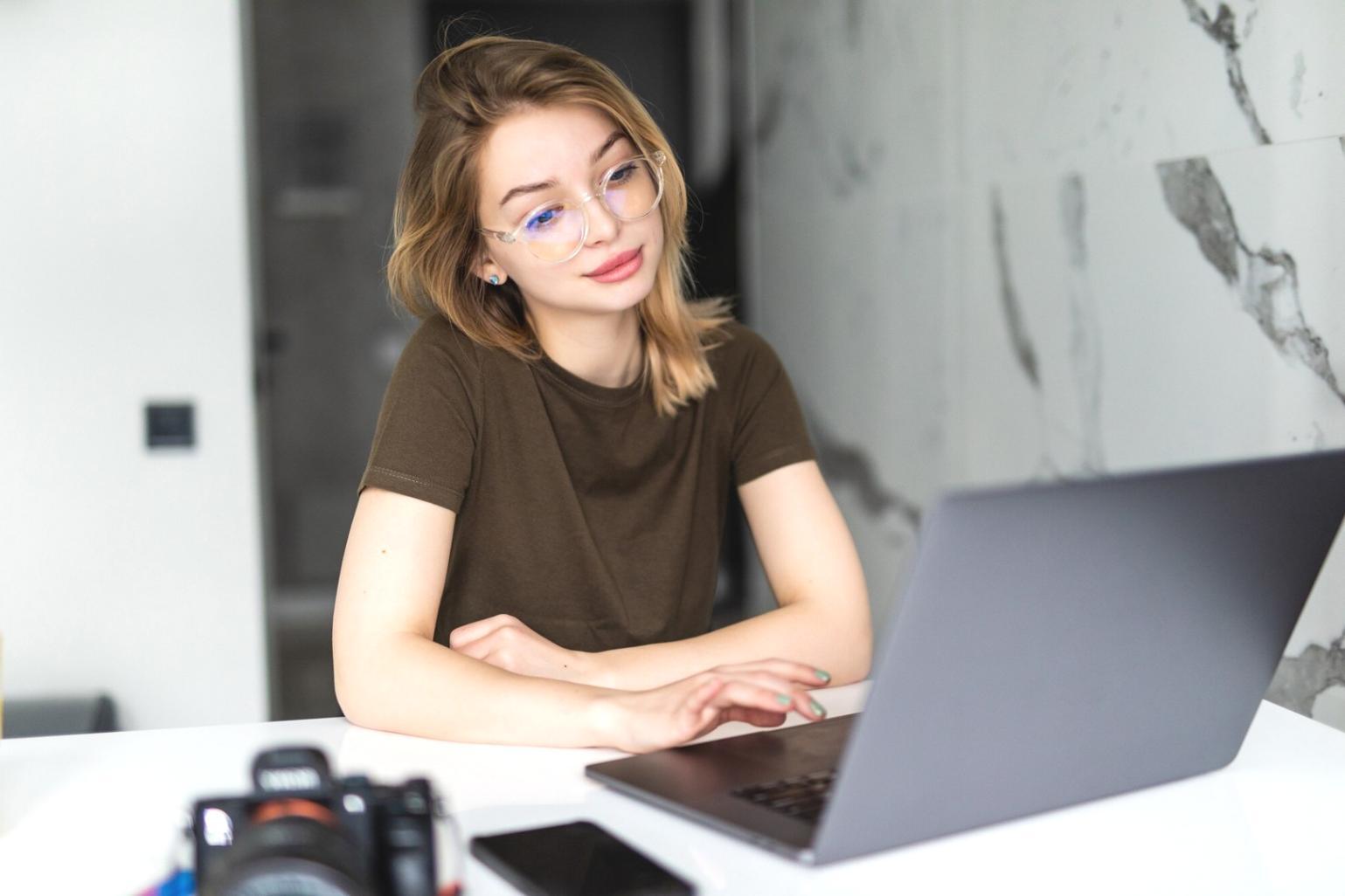 Interfejs automatu do gry z dynamiczną paletą kolorów